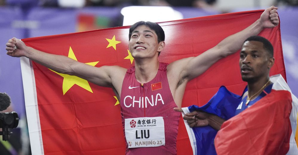 第21圈，诺里斯连过安东内利、塞恩斯、斯特罗尔、劳森，直接上到第4。